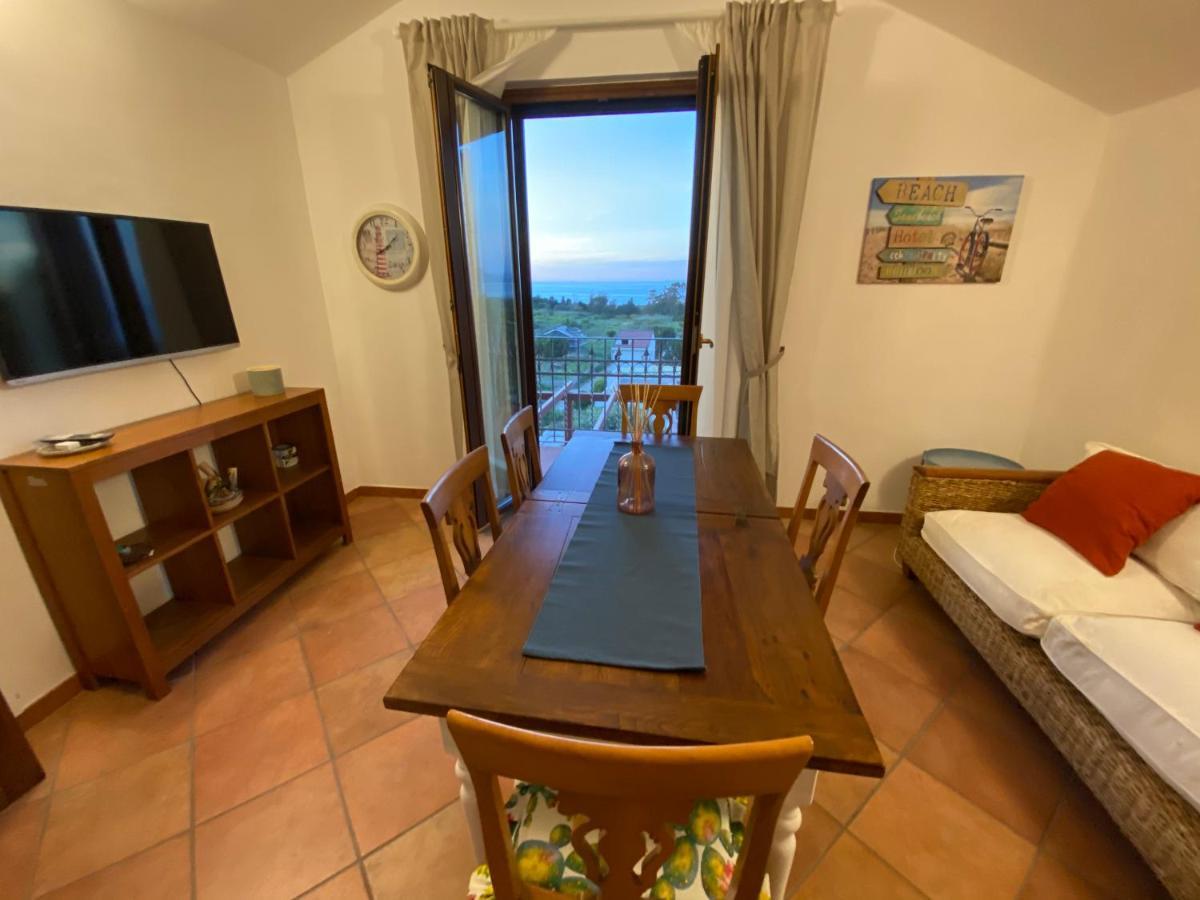 Tyrrhenian Sea Apartment Torre Faro Bagian luar foto