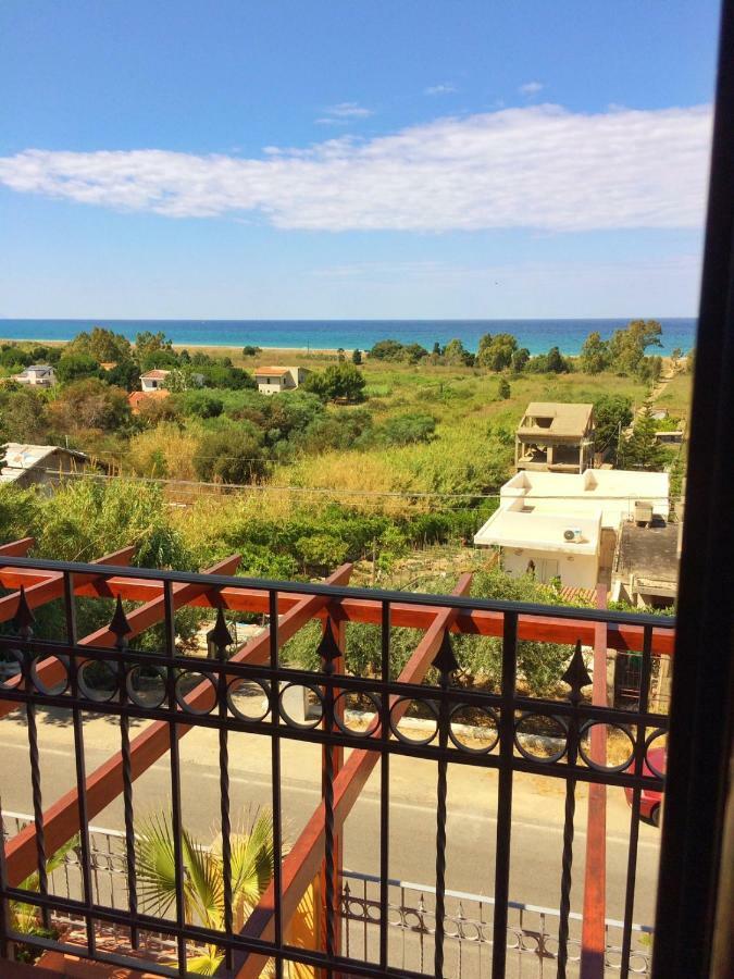 Tyrrhenian Sea Apartment Torre Faro Bagian luar foto