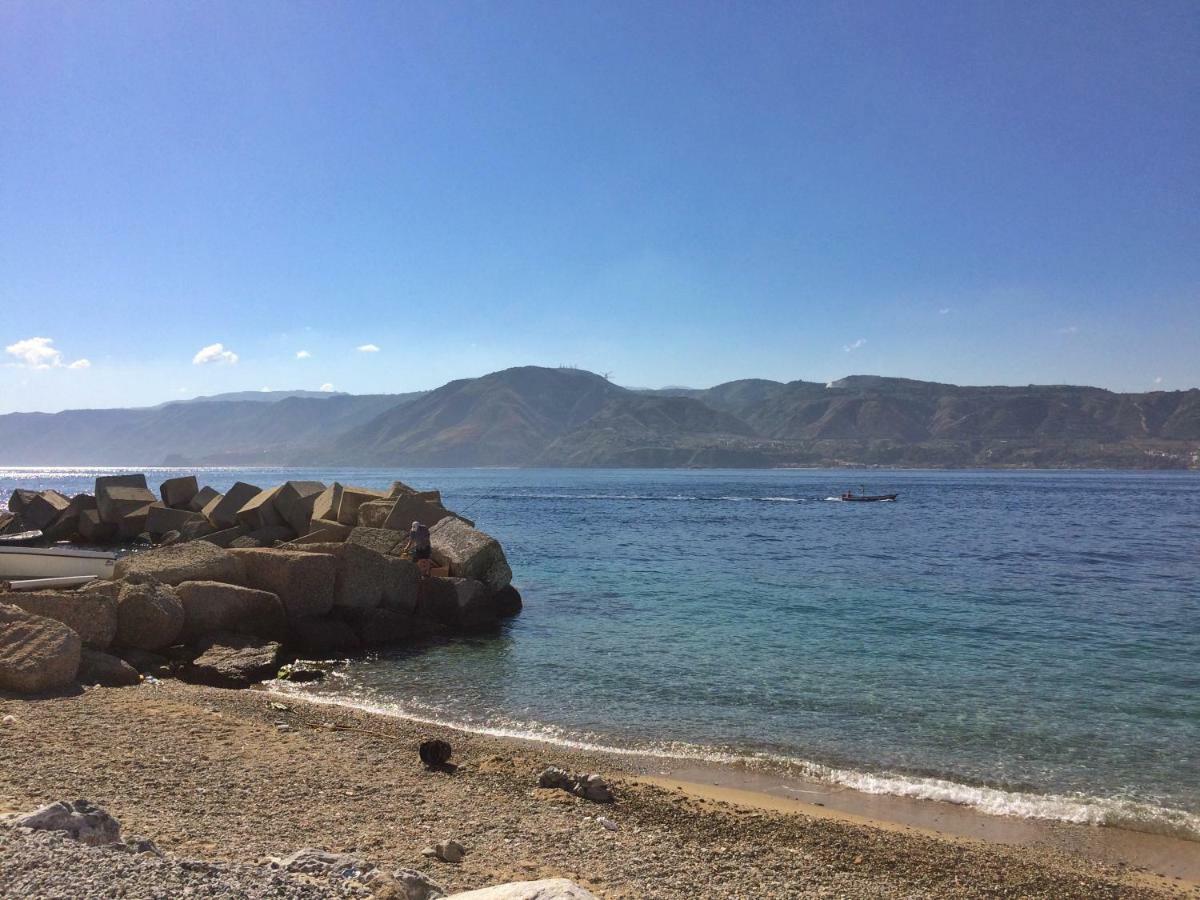 Tyrrhenian Sea Apartment Torre Faro Bagian luar foto